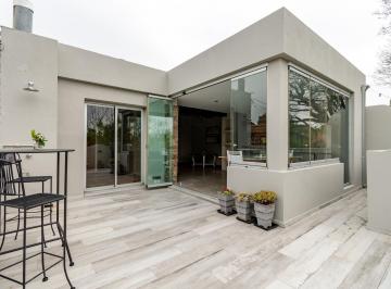 PH · 150m² · 5 Ambientes · Impecable PH en Alquiler con Gran Terraza Propia Ubicado en Olivos, Vicente López.