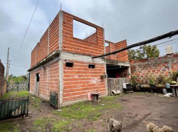 Terreno · 84m² · 5 Ambientes · Terreno en Venta - 4 Dorm. 2 Baños - 560 m - La Plata