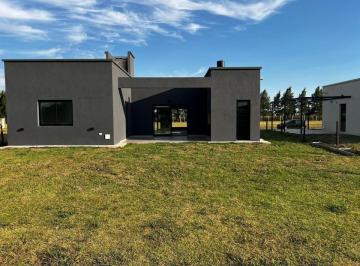 Casa de 4 ambientes, Esteban Echeverría · Casa 4 Ambientes a Estrenar en Venta – Barrio Cerrado Belleville