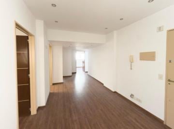 Departamento · 81m² · 5 Ambientes · Departamento Para Vivir o Trabajar