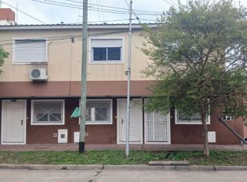 RUR-RRU-507_2 · Duplex 3 Ambientes con Patio y Cochera en Valentin Alsina! Excelente Zona!