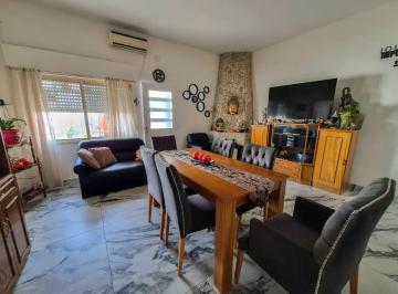 Casa · 107m² · 4 Ambientes · 1 Cochera · Casa Frente 3 Dorm en Venta - Barrio La Florida