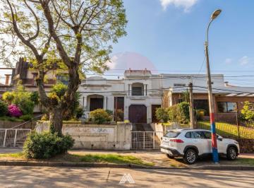 Casa · 235m² · 5 Ambientes · 1 Cochera · Venta Casa de Estilo a 100 m de Rambla Malvin