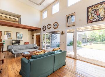 Casa · 1760m² · 6 Ambientes · 5 Cocheras · Venta Casa 6 Ambientes Los Sauces 1760 m²