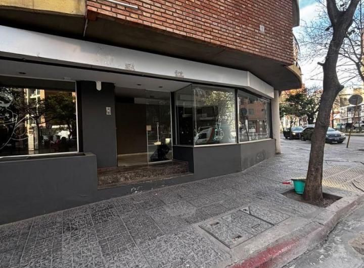 Local comercial · 120m²