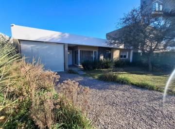 Casa · 100m² · 3 Ambientes · 2 Cocheras · Oportunidad Unica en Villa Catalina