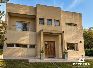 PH · 252m² · 6 Ambientes · 2 Cocheras · Casa en Venta – Barrio La Leonor | Ubicación Privilegiada