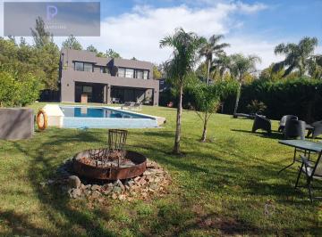 Casa · 250m² · 5 Ambientes · 1 Cochera · Venta Casa 5 Pilar Privado 5 Amb. Lote 1330 - Pilar
