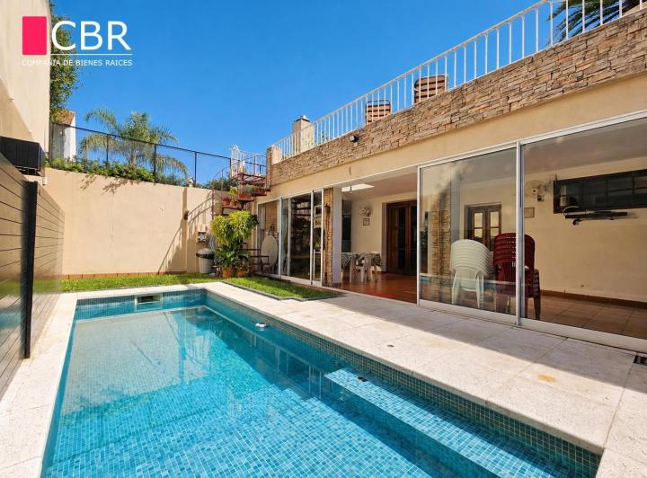 Casa · 157m² · 4 Ambientes · 2 Cocheras