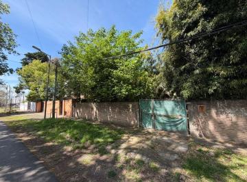 Casa de 4 ambientes, San Miguel · Casa Alpina y Dpto en Lote 329 m² - San Miguel en Venta