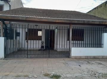 PH · 60m² · 4 Ambientes · 1 Cochera · Casa 4 Ambientes Villa Luzuriaga Jardin Cochera
