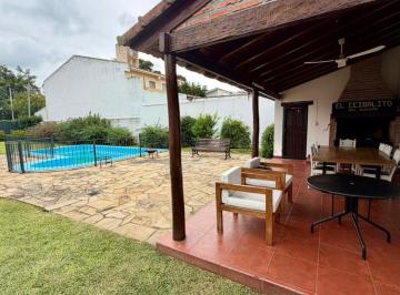 Casa · 162m² · 4 Ambientes · Venta Casa 3 Dorm. Grand Bourg