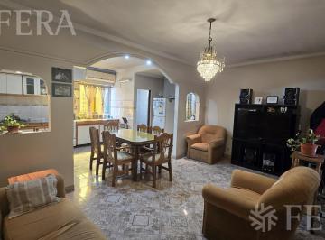 Casa · 135m² · 4 Ambientes · 1 Cochera · Venta Casa 4 Ambientes con Cochera en Monte Chingolo