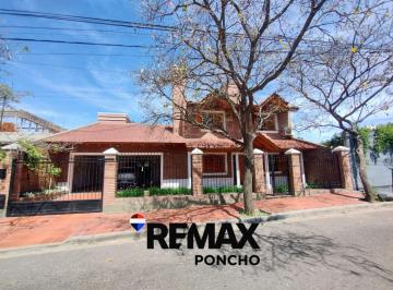 Casa · 178m² · 7 Ambientes · 2 Cocheras · Se Vende Casa 1er Nivel en Zona Alta, Catamarca