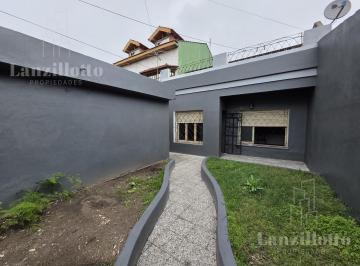 Casa · 180m² · 3 Ambientes · 1 Cochera · Casa en Monte Chingolo