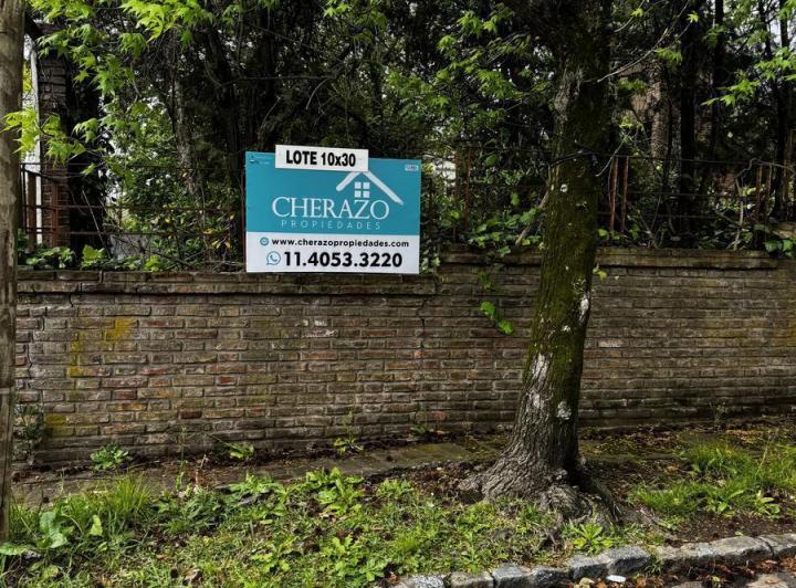 Terreno · 300m²