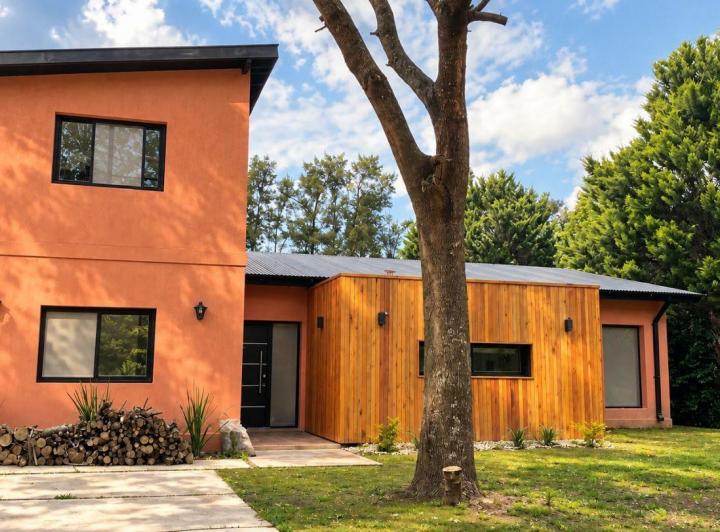 Casa · 223m² · 5 Ambientes · 2 Cocheras