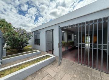 Casa de 4 ambientes, Córdoba · 3 Dorm. - Quincho - Los Naranjos