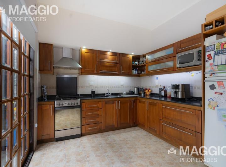 Casa · 85m² · 4 Ambientes · 1 Cochera