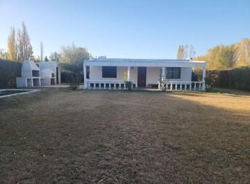 Casa de 4 ambientes, Los Corralitos · Casa Quinta en Alquiler - Zona Universitario Rugby Club