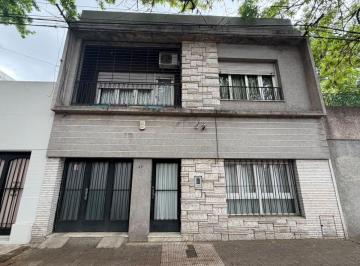 Casa de 5 ambientes, Rosario · Casa de 3 Dorm. con Cochera en Echesortu