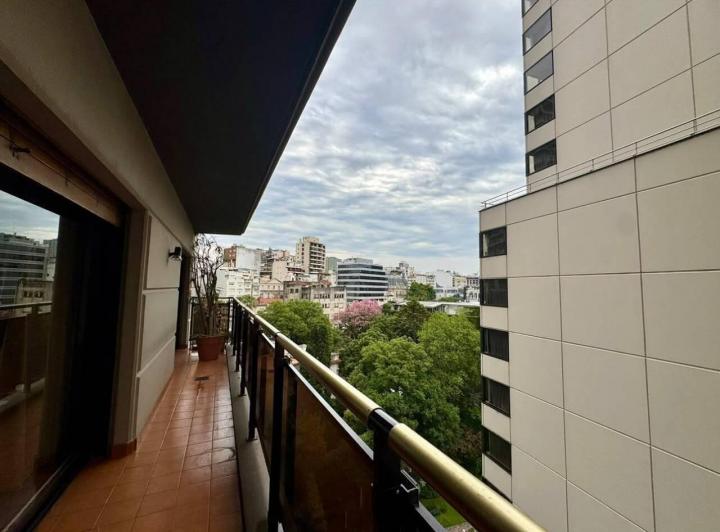 Departamento · 251m² · 5 Ambientes · 1 Cochera