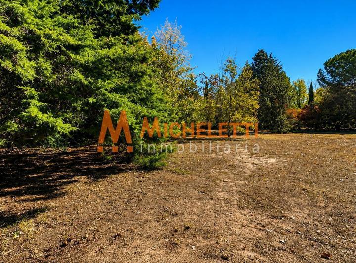 Terreno · 2200m²