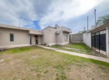 Casa · 67m² · 4 Ambientes · 2 Cocheras · Venta | Casa en Alto Comedero