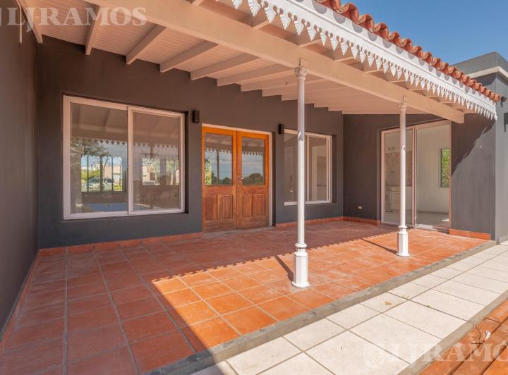 Casa · 150m² · 5 Ambientes · 2 Cocheras
