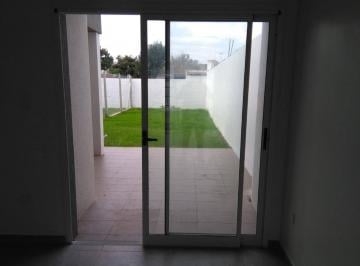 Casa de 2 ambientes, La Plata · Particular Alquila