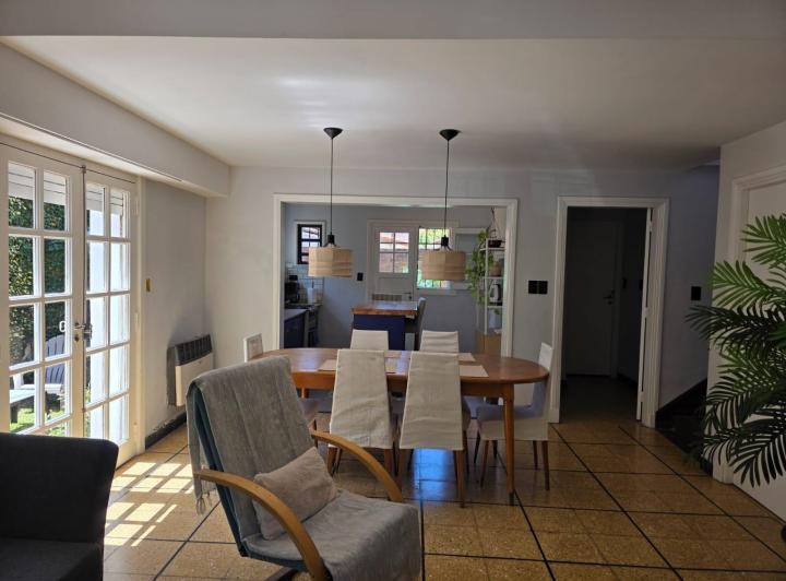 Casa · 130m² · 4 Ambientes · 1 Cochera