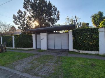 Casa de 4 ambientes, Quilmes · Chalet C/parque y Pileta Barrio Parque Calchaquí en Q. Oeste