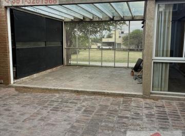 Casa · 135m² · 7 Ambientes · 4 Cocheras · Casa en Valle del Golf