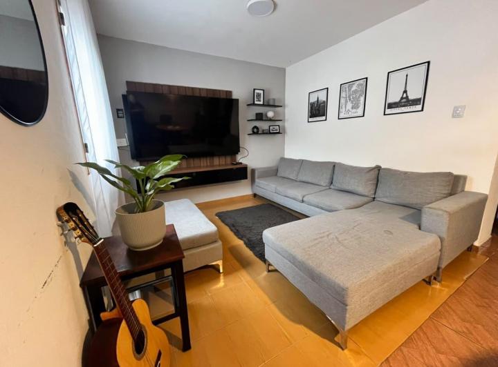Casa · 162m² · 6 Ambientes · 2 Cocheras