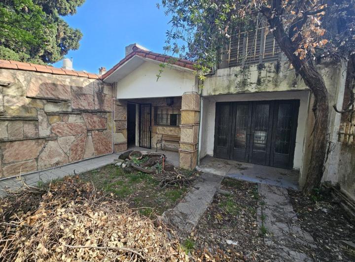 Casa · 174m² · 6 Ambientes · 1 Cochera