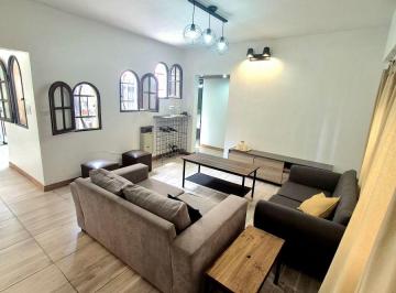 PH de 3 ambientes, Lanús · PH Al Frente de 3 Ambientes con Patio y Terraza en Venta