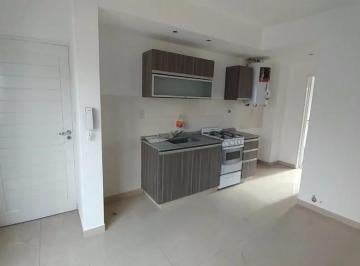 Departamento de 2 ambientes, Lanús · Departamento de 2 Ambientes Al Frente C/ Cochera y Baulera!