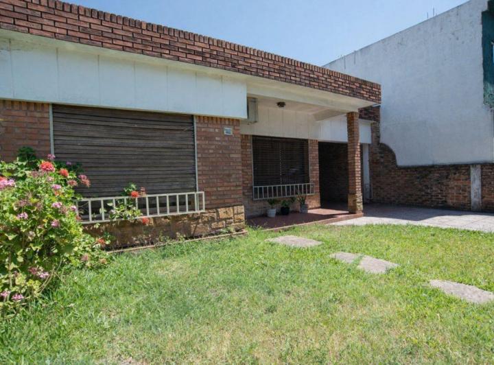 Casa · 150m² · 3 Ambientes · 2 Cocheras