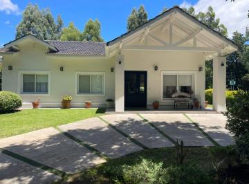 Casa · 135m² · 4 Ambientes · 2 Cocheras · Venta Casa Pileta L630 m² Solar del Bosque Canning