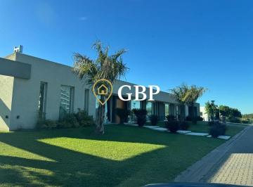 Casa · 475m² · 6 Ambientes · 6 Cocheras · Casa en Venta en Country Valdevez Ezeiza