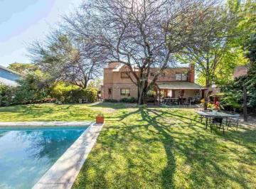 Casa · 175m² · 5 Ambientes · 4 Cocheras · Venta Casa 3 Dorm. Padre Claret Patio Pileta