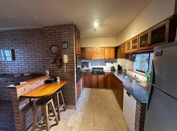 Casa · 156m² · 6 Ambientes · 2 Cocheras · Casa Santa Ana 4 Dorm. Pileta Guaymallen