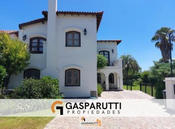 Casa · 348m² · 5 Ambientes · 2 Cocheras · Casa en Venta en Aranjuez en un Lote de 600 m, con Pileta!