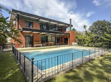 Casa · 360m² · 6 Ambientes · 2 Cocheras · Casa de Autor en Venta en Golfers Country Club, Pilar –piscina Climatizada y Vista Al Golf.
