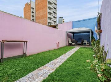 PH · 85m² · 3 Ambientes · PH Dúplex 3 Ambientes en Venta con Jardín en Parque Patricios