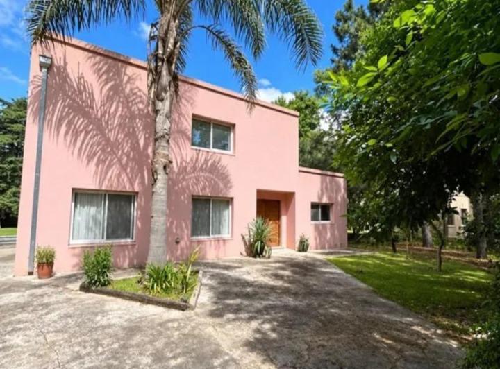 Casa · 215m² · 4 Ambientes