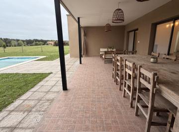 Casa · 180m² · 3 Ambientes · 4 Cocheras · Casa en Venta, 3 Dorm., en El Campo, Fincas Exclusivas Cardales, Campana