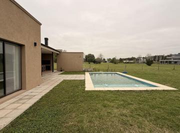 Casa · 180m² · 3 Ambientes · 4 Cocheras · Casa en Venta de 3 Dorm. y Piscina en El Campo, Fincas Exclusivas Cardales, Campana