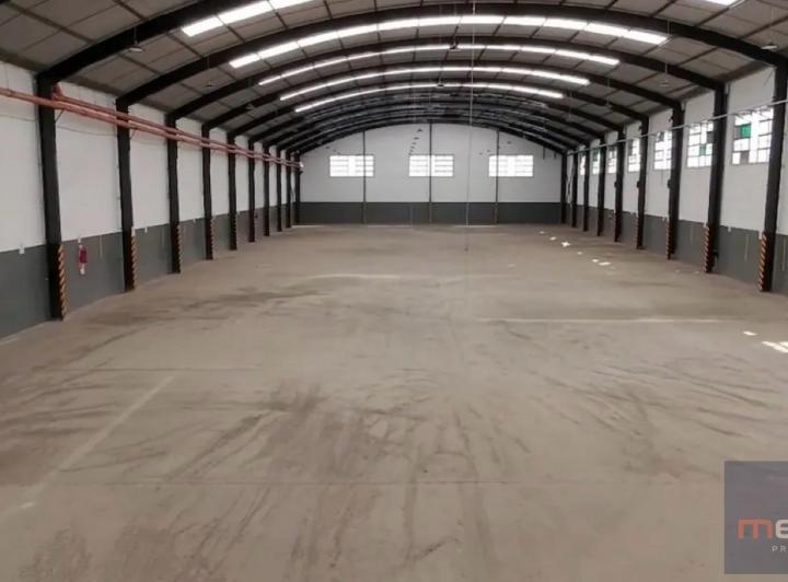 Bodega-Galpón · 2000m² · 9 Cocheras