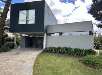 Casa · 160m² · 4 Ambientes · 1 Cochera · Venta Casa 4 Amb. – Barrancas de San Benito